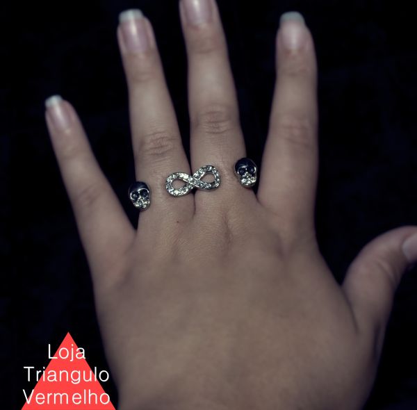 Anel Duplo Caveirinhas Infinitas